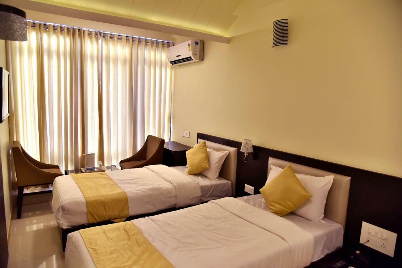 Fabexpress Time Square Hotel Thane Exterior photo