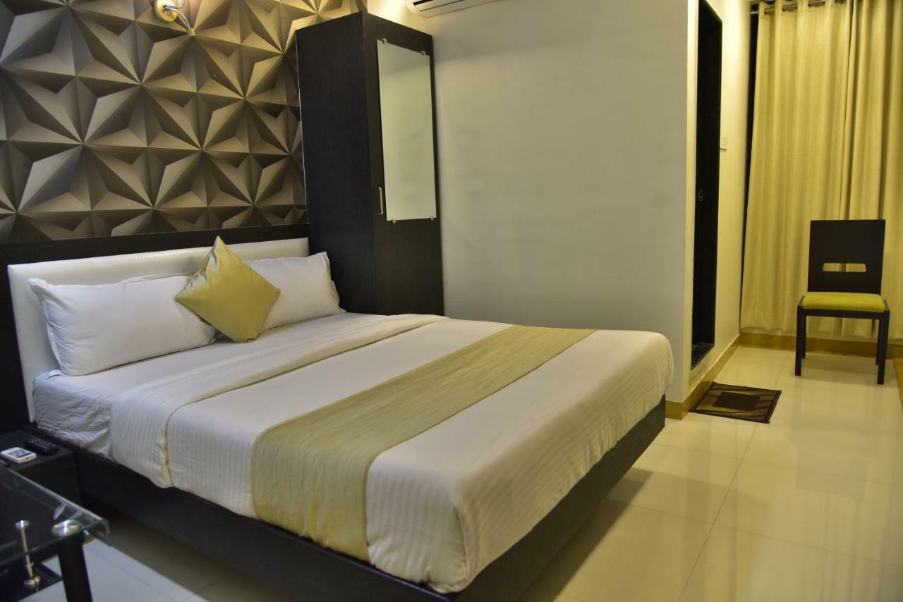 Fabexpress Time Square Hotel Thane Exterior photo