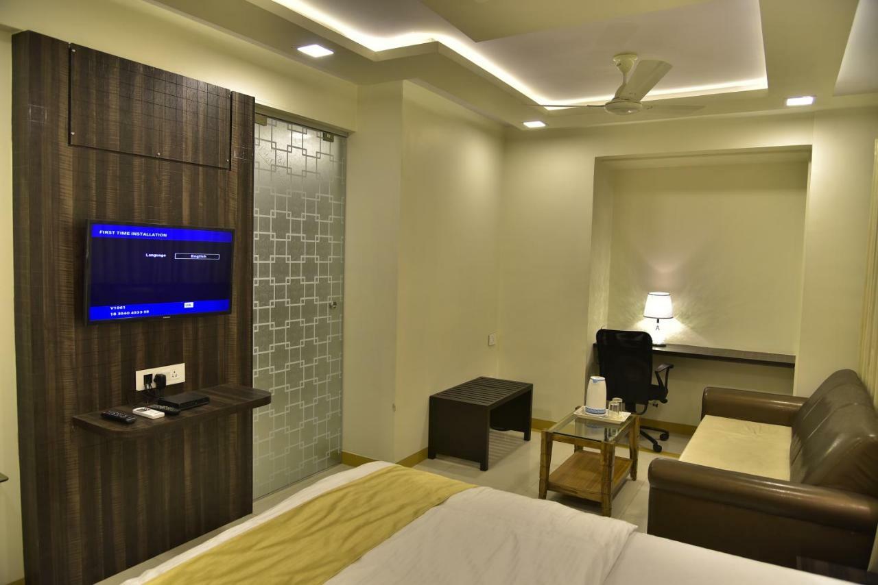 Fabexpress Time Square Hotel Thane Exterior photo